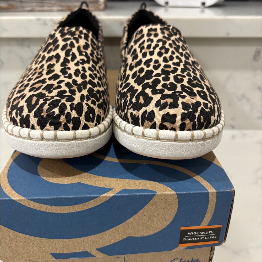 CLARKS CLOUDSTEPPER STEP GLOW JADE LEOPARD SIZE 9 W (WIDE) NIB - Picture 4 of 8